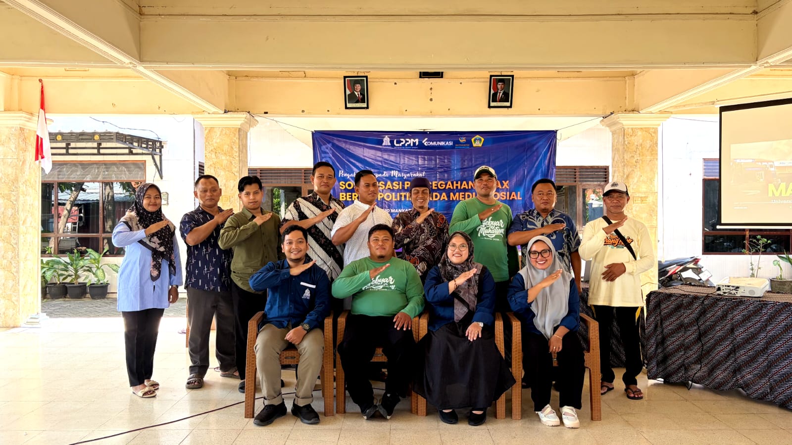 Cegah Hoaks Politik di Media Sosial, Dosen dan Mahasiswa Universitas Sunan Gresik Bina Warga Desa Karangrejo Jadi “Kader JagaDi”